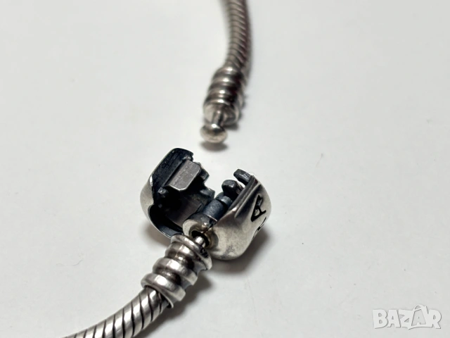 Оригинална Сребърна Гривна PANDORA с 2 броя Талисмани-20,44 грама, снимка 8 - Гривни - 54675033