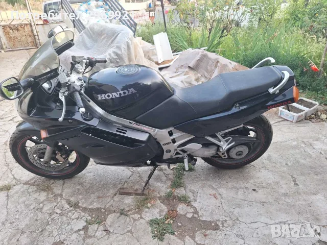 Мотоциклет HONDA VFR 750