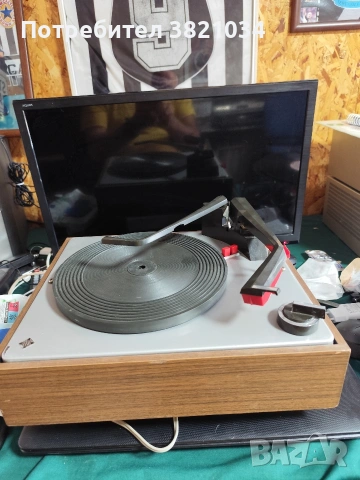 Продавам винтидж грамофон Telefunken TW 506....с доза игла и шпиндел 50евро, снимка 3 - Грамофони - 54429392