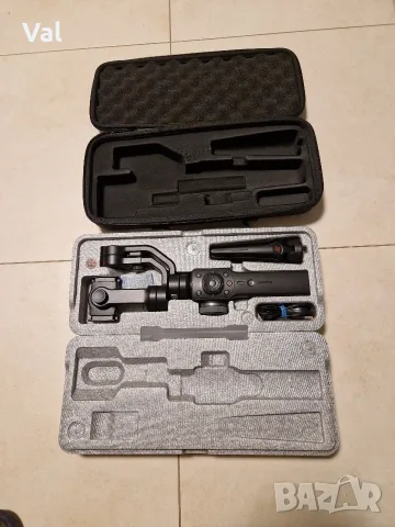 Стабилизатор за смартфони-Гимбал- Zhiyun-Tech SMOOTH 4, снимка 2 - Чанти, стативи, аксесоари - 50407530