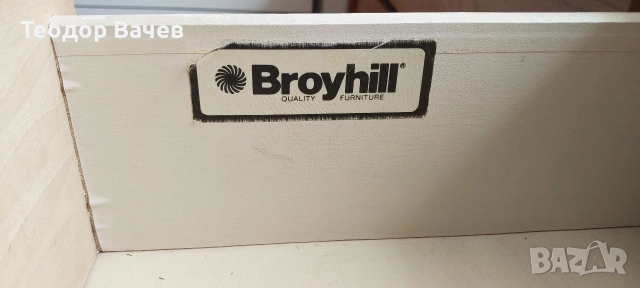 Луксозен Дъбов Скрин / Комод Broyhill, снимка 4 - Шкафове - 55139279