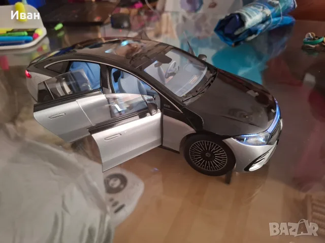 Продавам колекционерски модел Mercedes EQS 1:18, снимка 10 - Колекции - 55540707
