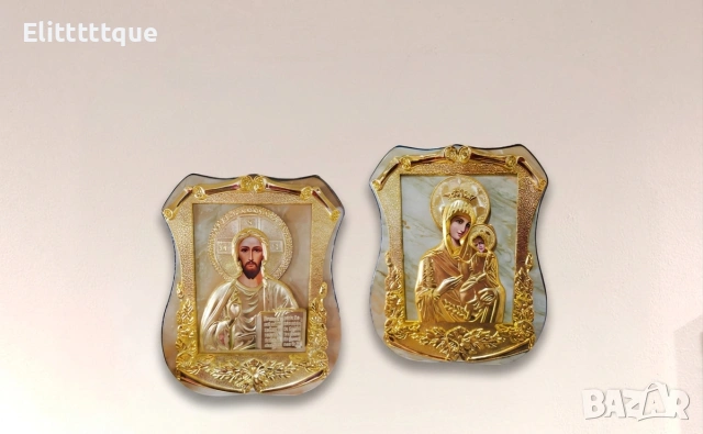 Изящна икона с красиви орнаменти, стилна рамка