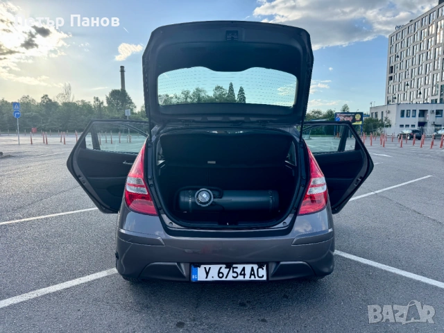 Hyundai i30 1.6 бензин/газ 126к.с., снимка 8 - Автомобили и джипове - 54752039