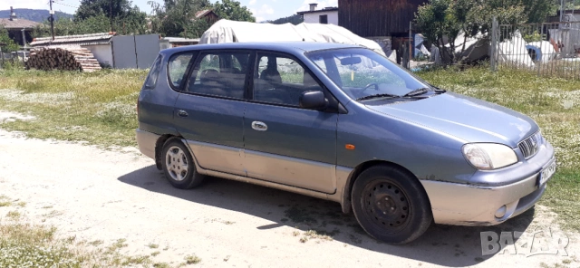 Продавам личния си автомобил Кия Каренс 2001г - 1400 Евро, снимка 3 - Аксесоари и консумативи - 54839761