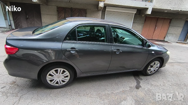 Toyota Corolla D4D седан 2008г., снимка 4 - Автомобили и джипове - 55101321