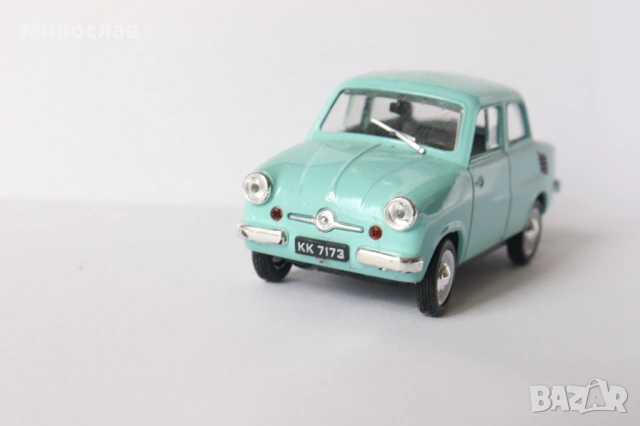 1/43 MIKRUS MR 300 КОЛИЧКА МОДЕЛ, снимка 3 - Колекции - 54138559