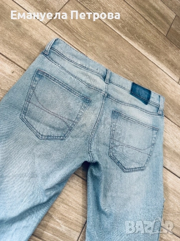 Мъжки дънки HOLLISTER, снимка 4 - Дънки - 54576522