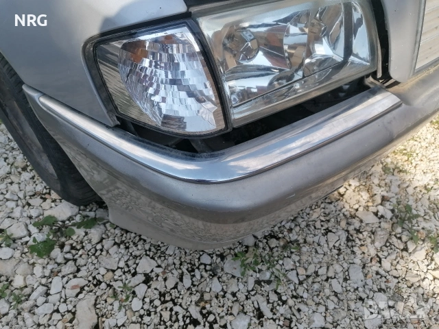 Mercedes W202 комплект фарове с мигачи - перфектни, снимка 2 - Части - 55069535