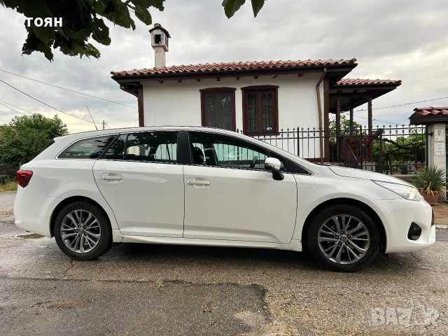 Продавам Тоиота Авенсис на части  2018г 1.6Дизел, снимка 2 - Части - 55063632