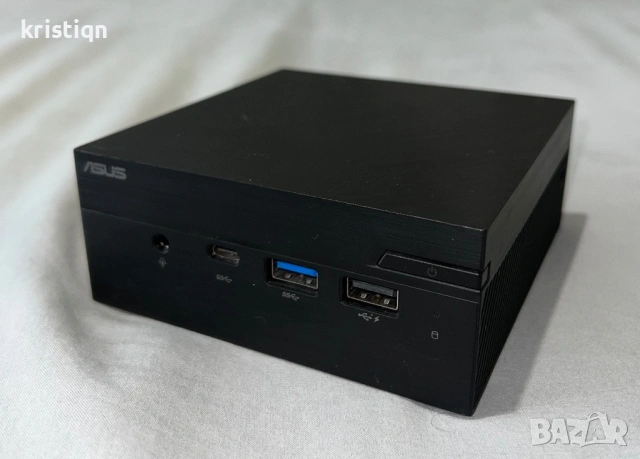 мини компютър ASUS PN40