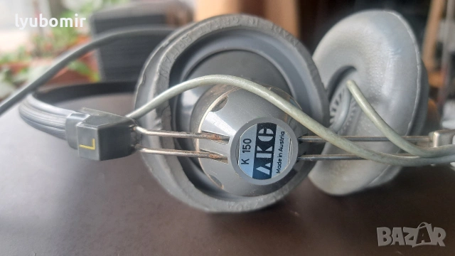 AKG K-150