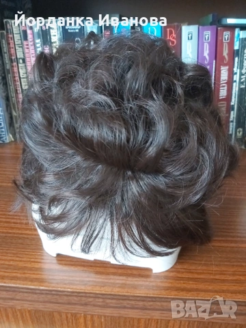 Къса перука,тъмно кафява