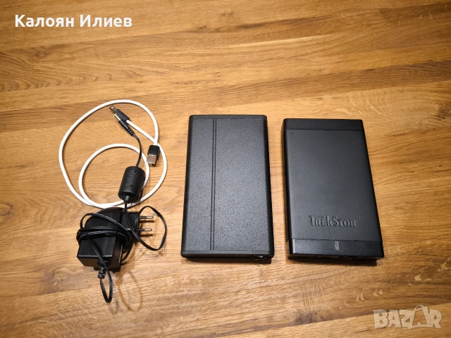 Два външни USB хард диска 320GB+250GB