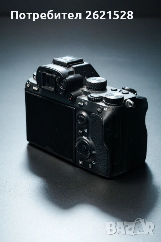 Фотоапарат Sony A7 III - като нов, снимка 2 - Фотоапарати - 54517216