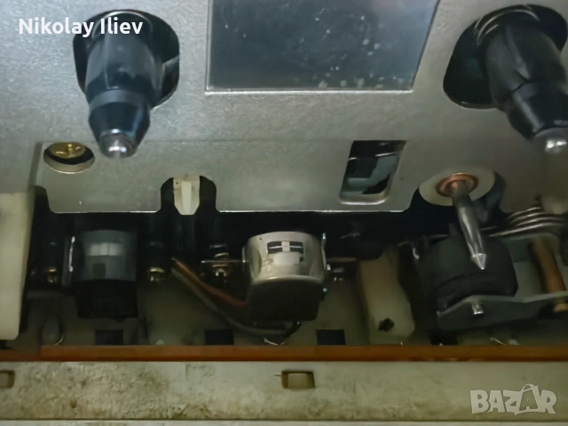 Уникален Hitachi TRK-9900E – Колекционерски 3-компонентен касетофон Boombox (1981, Япония, снимка 12 - Радиокасетофони, транзистори - 55103419