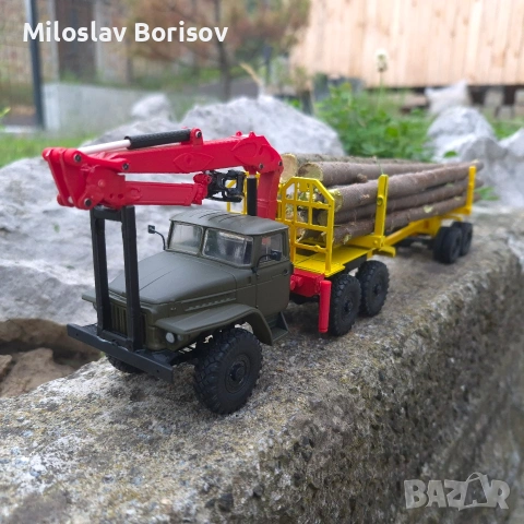 УРАЛ лесовоз в мащаб 1:43