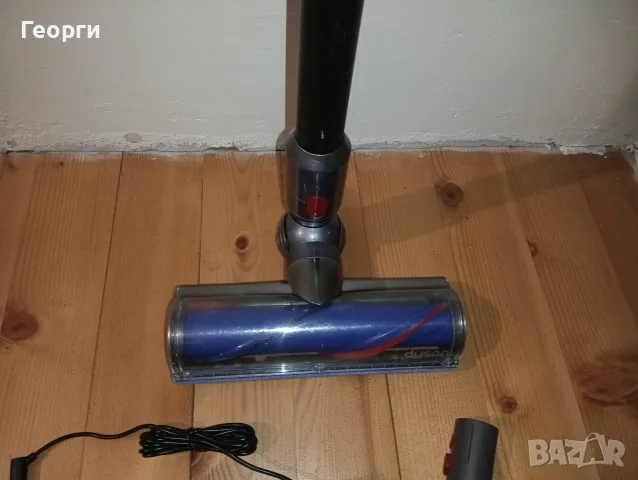Отлична безжична Dyson V8 прахосмукачка с нова батерия и аксесоари, снимка 3 - Прахосмукачки - 55414261