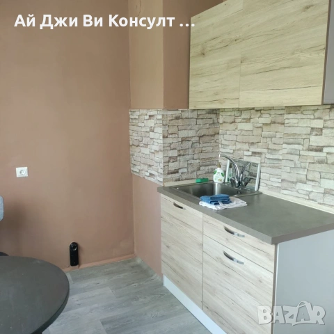 Двустаен апартамент в жк Света Троица