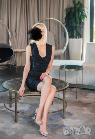 Оригинална луксозна бандажна рокля Herve Leger, размер S, снимка 8 - Рокли - 54622130