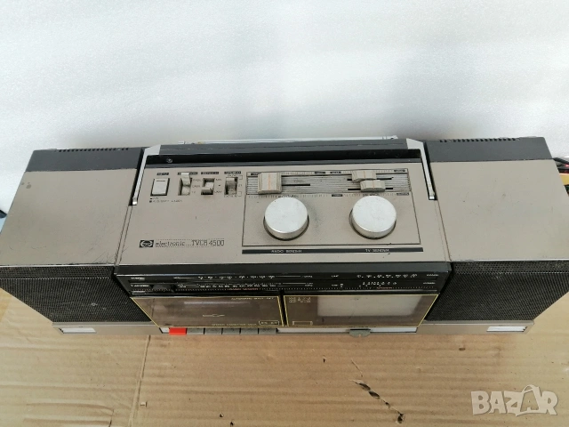 Ретро, радиокасетофон с телевизор ELECTRONIC TVCR 4500, снимка 2 - Радиокасетофони, транзистори - 54048676