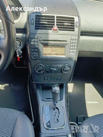 Мерцедес Бенц А 180i автоматик Special Edition 2010г. , снимка 8 - Автомобили и джипове - 55164137