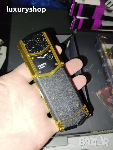 БЕЗПЛАТНА ДОСТАВКА! Vertu Signature Gold + Aligattore Skin, цена: 100 евро, снимка 9 - Vertu - 54975332
