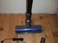 Отлична безжична Dyson V8 прахосмукачка с нова батерия и аксесоари, снимка 3