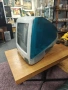 Apple iMac G3 е легендарен компютър с формата на "гумена капка" и вграден 15-инчов CRT дисплей, снимка 2