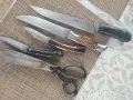 Два ножа стари здрави,две ножчета и шивашка ножица,,чилик,, стомана изработка красива на всички , снимка 16