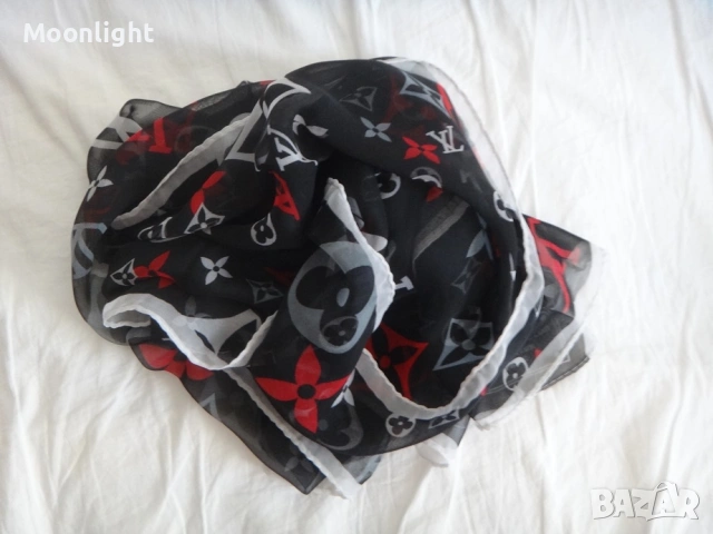 Нов копринен шал Louis Vuitton, снимка 8 - Шалове - 54312382