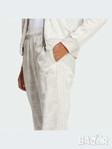 Дамски спортен екип adidas Essentials 3-Stripes, снимка 5 - Спортни екипи - 55493669