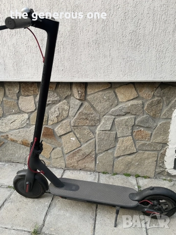 Xiaomi M365 електрическа тротинетка със зарядно, резервна гума и кашон. Перфектна., снимка 5 - Велосипеди - 55357846
