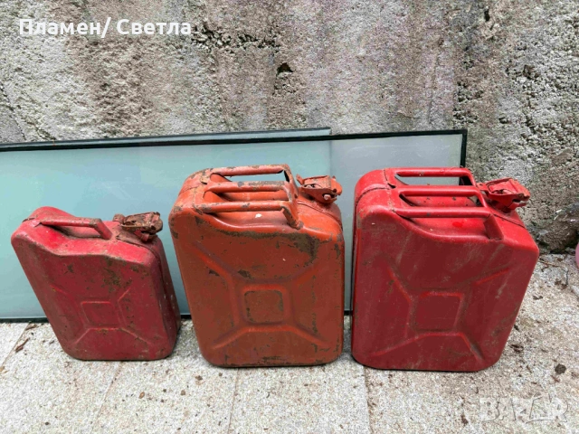 Продавам метална туба за бензин