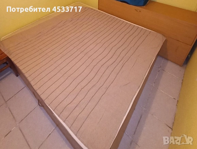 Спалня с матрак и ракла