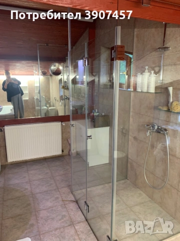 Продавам стъклен параван от три части- две неподвижни стъкла и сгъваема врата, снимка 3 - Други стоки за дома - 54805840