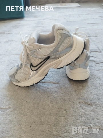 Оригинални дамски маратонки NIKE , снимка 4 - Маратонки - 54404781