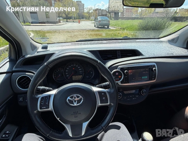 Toyota Yaris 1.3/CAM/NAVI/LPG/PANO, снимка 8 - Автомобили и джипове - 54773411
