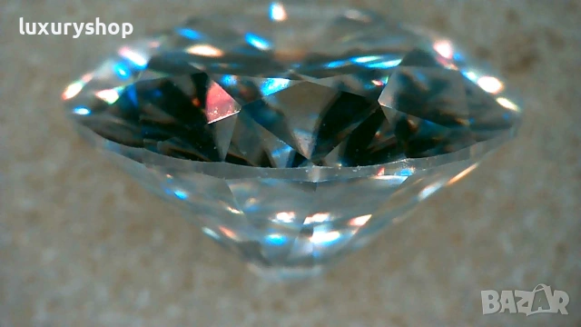 Диамант, Moissanite Brilliance, със сертификат, гравиран номер на камъка - 25 евро - 1 карат, снимка 10 - Пръстени - 55082787