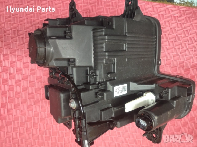 Hyundai Staria десен фар, LED MFR 2021г-, снимка 2 - Части - 54824214