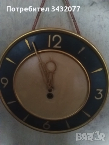 Стенен часовник, снимка 2 - Антикварни и старинни предмети - 54071422