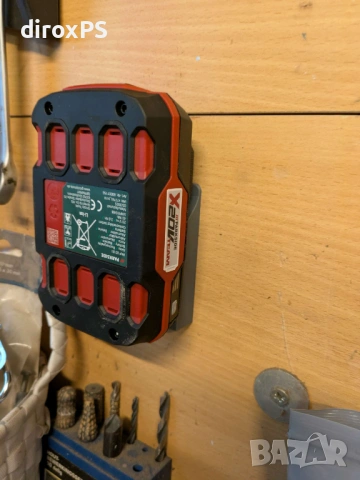 Стойки/Държачи за батерии Parkside 20V - Здрави!, снимка 4 - Друго - 54209549