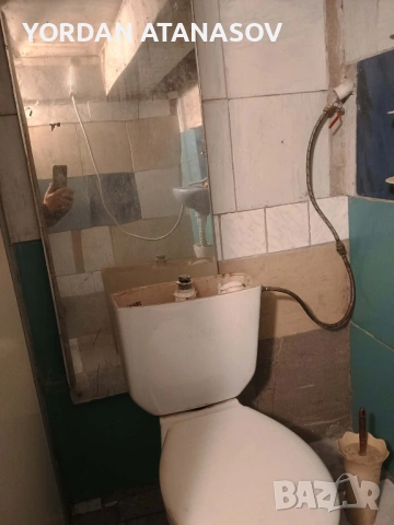 Продавам самостоятелна стая, снимка 5 - Гаражи и паркоместа - 54903184