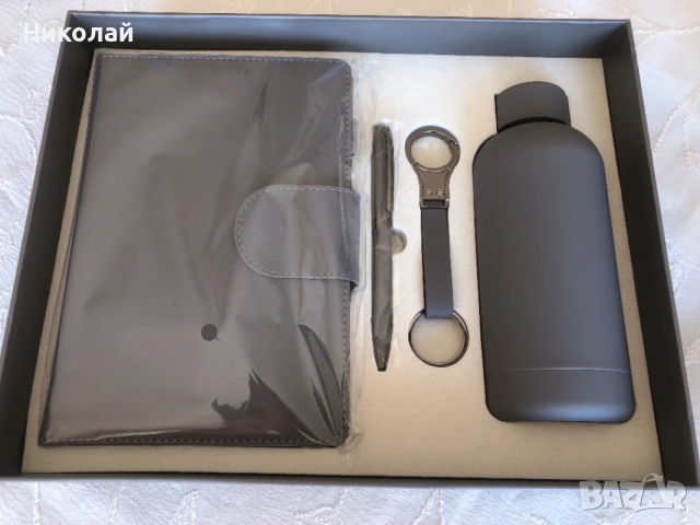 Подаръчен комплект Welcome 4 части– тефтер, химикалка, ключодържател и бутилка за вода в лукс. кутия