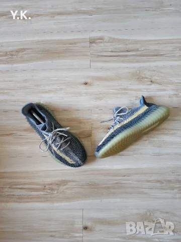 Оригинални мъжки маратонки Adidas Yeezy Boost 350 V2 "Ash Blue", снимка 6 - Маратонки - 55638989