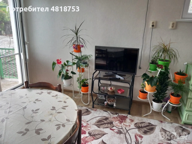 Продавам къща на 2 етажа, снимка 3 - Къщи - 54439742