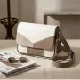 Елегантна дамска чанта през рамо с регулируема дръжка  Компактен модел 19 x 25 см в различни цветове, снимка 1