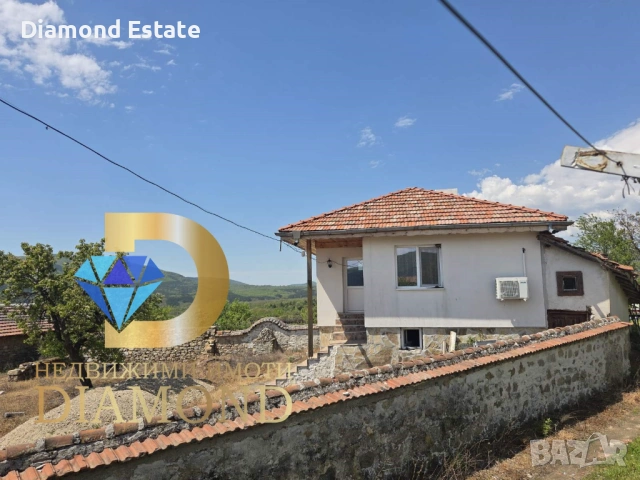 Двуетажна къща в село Димовци, общ. Гурково, снимка 2 - Къщи - 54440042