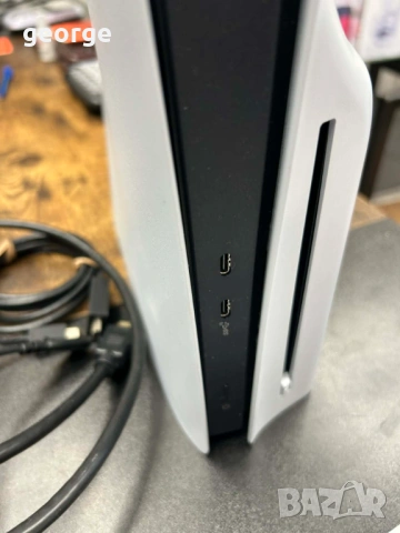 Sony Playstation 5 1TB с 2 джойстика, зарядна станция, 2 игри и всички кабели., снимка 10 - PlayStation конзоли - 54269377