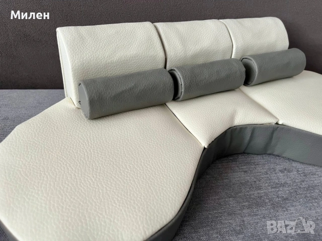 🛋️ Бял кожен диван със сив акцент и възглавнички, снимка 2 - Други - 54483657
